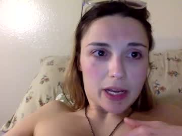 girl
        bakedmommy cam image #3039460