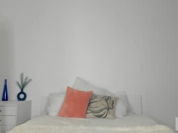 girl
        violetta_finch cam image #4261055