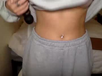 girl
        littlemaryjane19 cam image #379017