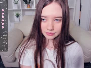 girl
        kristi_zenn cam image #3166560