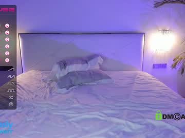 girl
        lonelyflowerr cam image #1030074