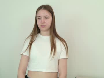 girl
        nico_collard cam image #6472839