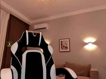 girl
        mary_delray cam image #4730280
