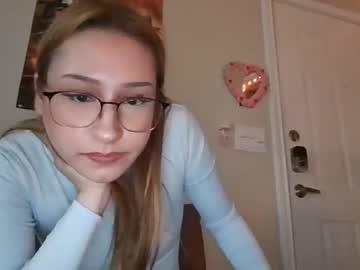 girl
        madiosnrios cam image #6670518