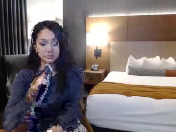 girl
        london_tipton cam image #2492551