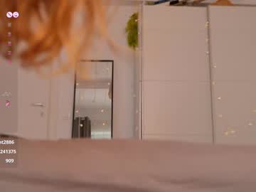 girl
        fazeyj cam image #5957280
