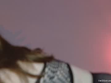 girl
        lea_exe cam image #3598821