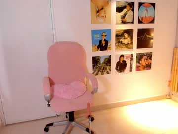 girl
        little_effy18 cam image #4265107