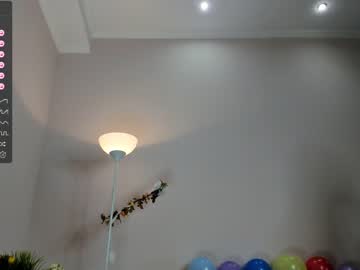girl
        bestie_stella cam image #3138393