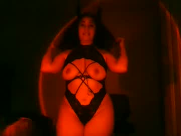 girl
        queenouid cam image #5347674