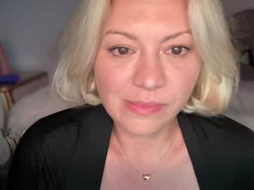 girl
        kiradivine cam image #6731578