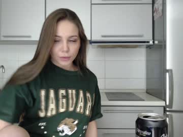 girl
        candymini cam image #1079868