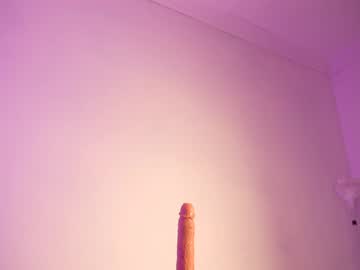 girl
        littlee33 cam image #6648211
