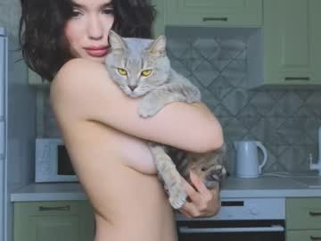 girl
        mia__lunaa cam image #5039088