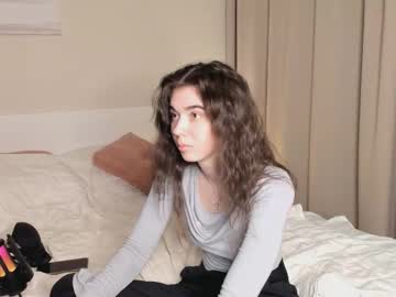 girl
        katiebarfield cam image #6864194