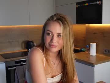 girl
        adele_blonde cam image #4181920