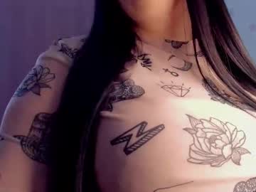 girl
        lisajolly cam image #6608554
