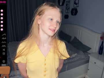 girl
        dexterity_of_love cam image #5075192
