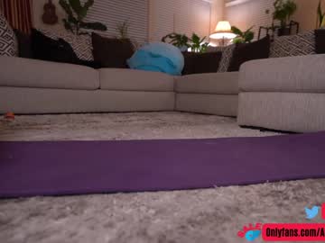 girl
        arielking69 cam image #904898