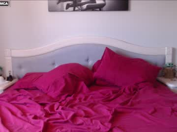 couple
        bluexstacey cam image #221374