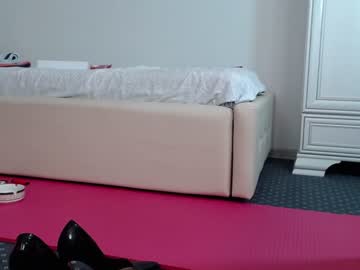 girl
        carmela_fox cam image #57668