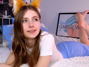 girl
        cute_fox_girl cam image #3677577