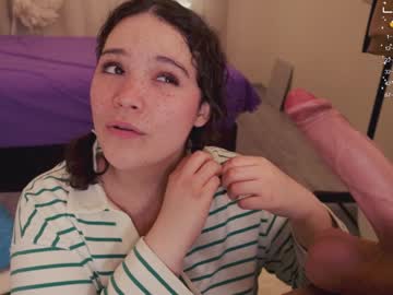 girl
        chery_lady22 cam image #1530185