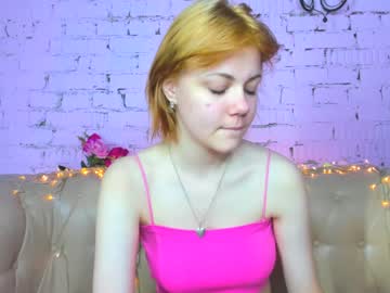 girl
        mayalotos cam image #179115