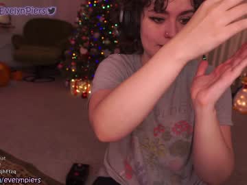 girl
        evelynpiers cam image #285519