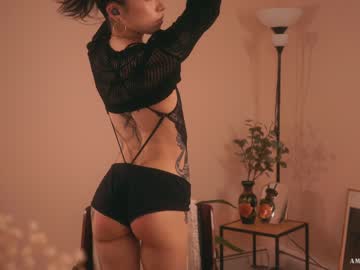 girl
        ambientink cam image #278672