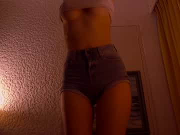 girl
        mystikei cam image #2719971