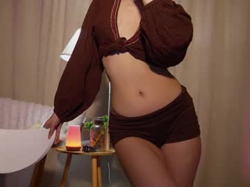 girl
        sarasuo cam image #6037465