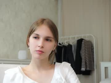 girl
        hildgaillard cam image #6732500