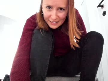 girl
        eatmypie69 cam image #353711