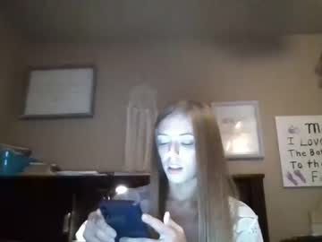 girl
        katybaby94 cam image #343435
