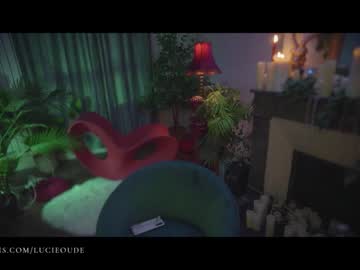 girl
        lucieoude_ cam image #481157