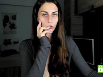 girl
        belovedkhlloe cam image #2948183