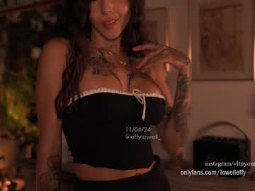 girl
        effylowell_ cam image #3919772