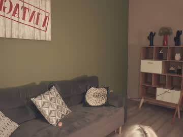 girl
        audreycarvin cam image #3622240