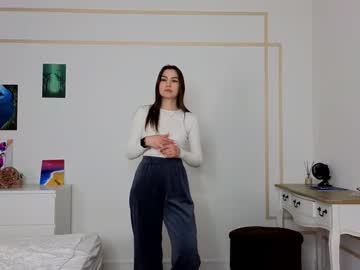 girl
        fannydowlen cam image #4341440