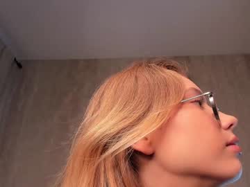 girl
        olivia_madyson cam image #2270977