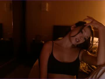 girl
        bitter_moon cam image #68372