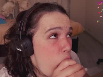 girl
        chery_lady22 cam image #1415147