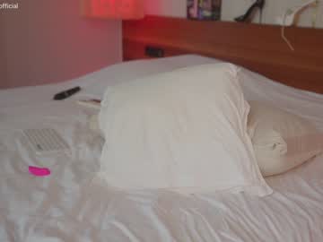 girl
        emilia98xxx cam image #2872533