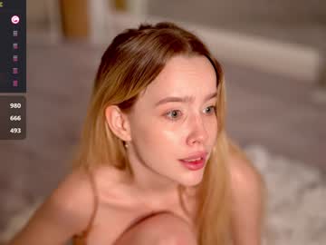 girl
        mother__of__dragons cam image #5254857