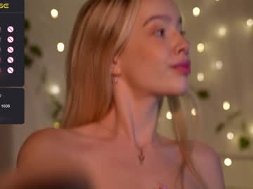 girl
        mother__of__dragons cam image #4738319