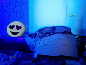 girl
        your_asya cam image #684332