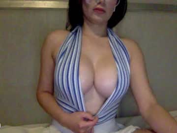 girl
        _natycutei19 cam image #3438342