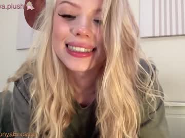 girl
        sonyaplush cam image #2323435