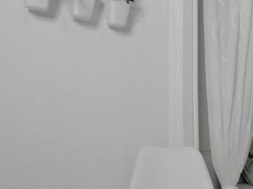 girl
        melon_mussy cam image #1102346